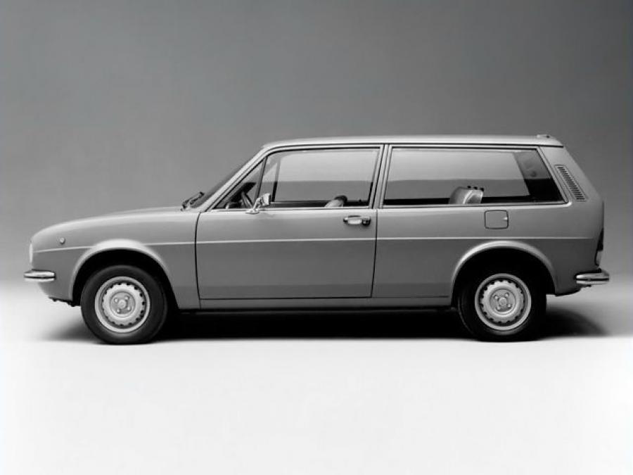  Alfa Romeo Alfasud Giardinetta (904) 1975 года  (фото 8 из 17)